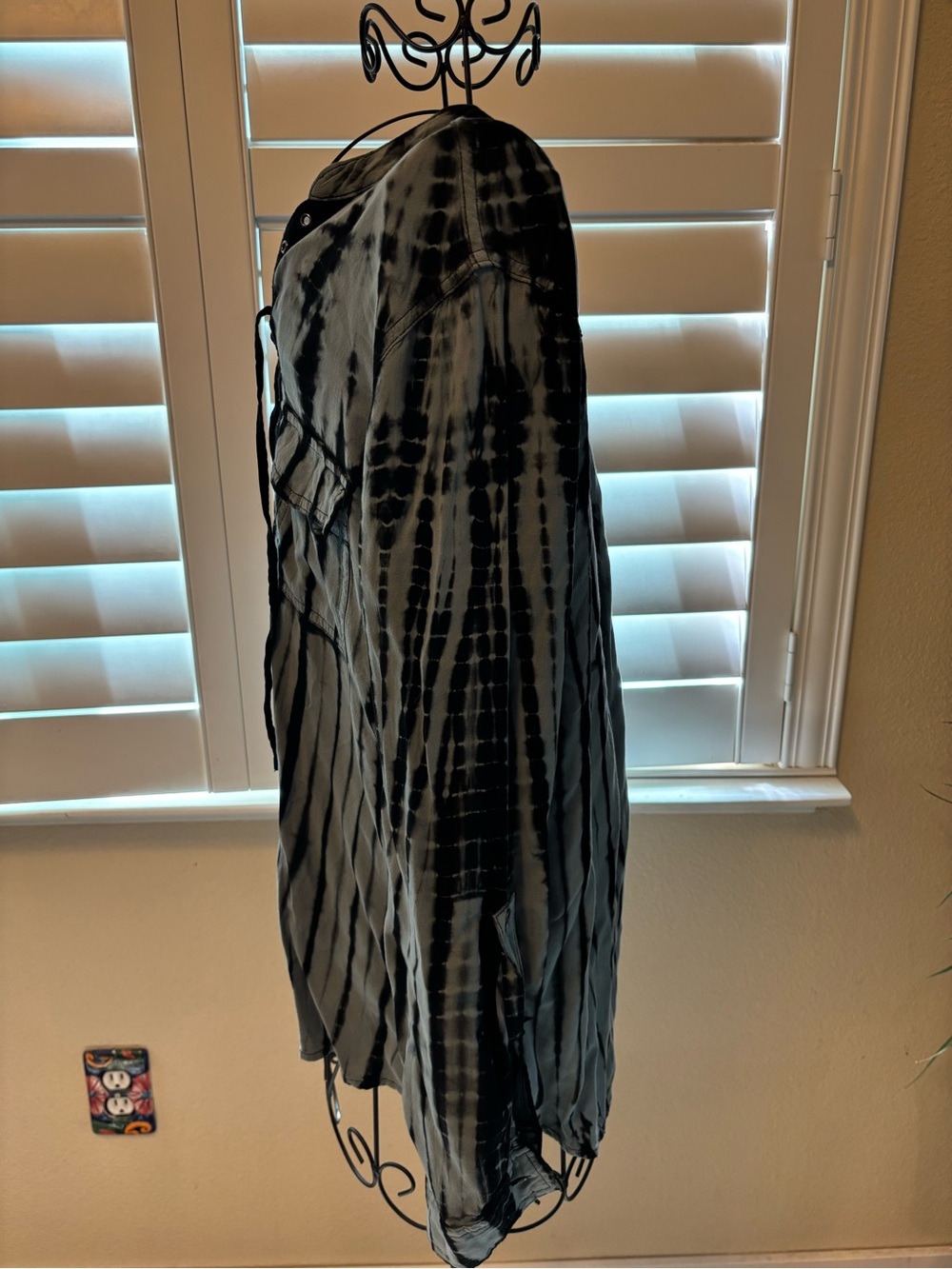 Rock & Republic Black and Gray Tie-Dye Lace-Up Tunic - Picture 4 of 7
